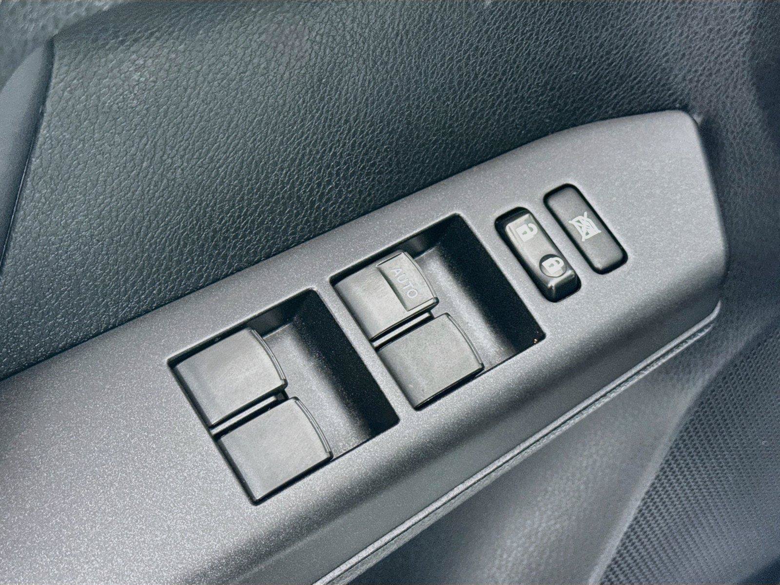 Used 2018 Toyota RAV4 XLE FWD image 27