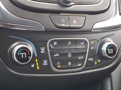 Used 2024 Chevrolet Equinox LT AWD/4WD image 15
