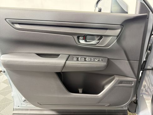 Used 2023 Honda CR-V LX image 11