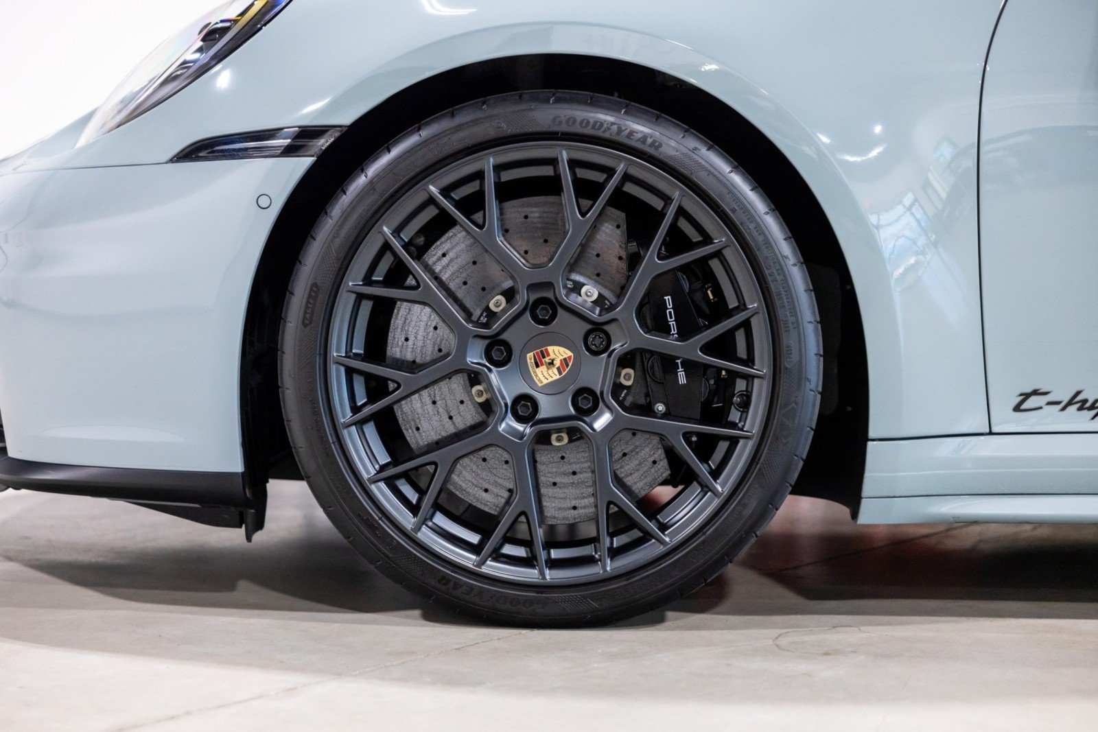Used 2025 Porsche 911 Carrera GTS RWD image 19