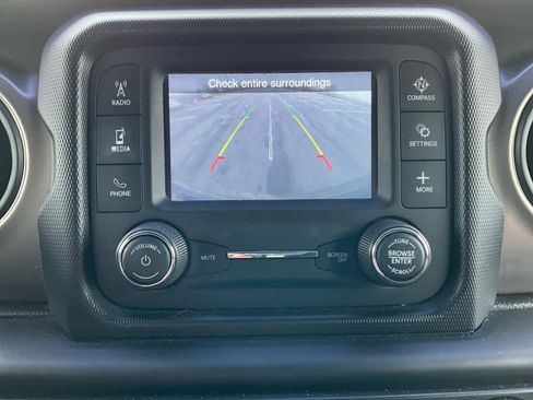 Used 2019 Jeep Wrangler Unlimited Sport image 17