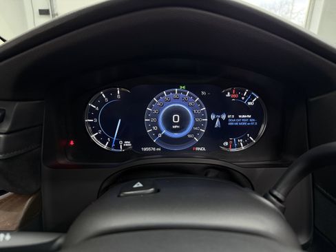 Used 2018 Cadillac Escalade Luxury AWD/4WD image 20