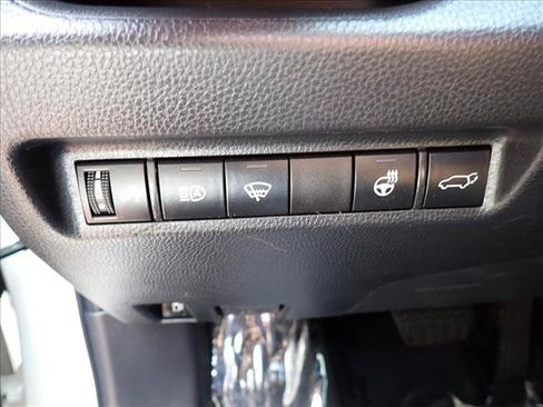 Used 2022 Toyota RAV4 SE w/ Convenience Package AWD/4WD image 17