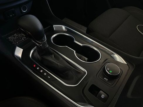 Used 2021 Chevrolet Traverse LS image 30