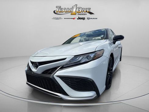 Used 2022 Toyota Camry XSE image 6