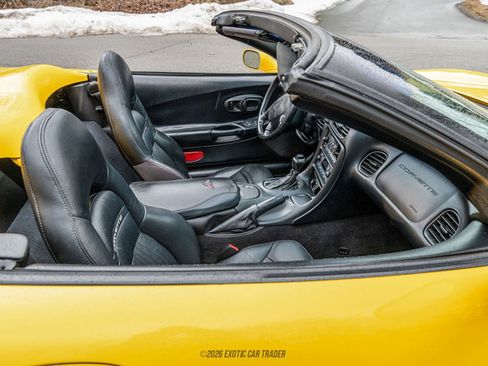 Used 2001 Chevrolet Corvette Convertible w/ Preferred Equipment Group2 image 43
