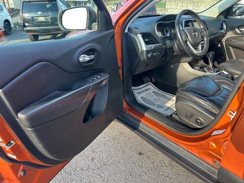 Used 2016 Jeep Cherokee Trailhawk w/ Comfort/Convenience Group image 22