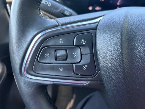Used 2025 Buick Envista Sport Touring w/ Convenience I Package FWD image 28