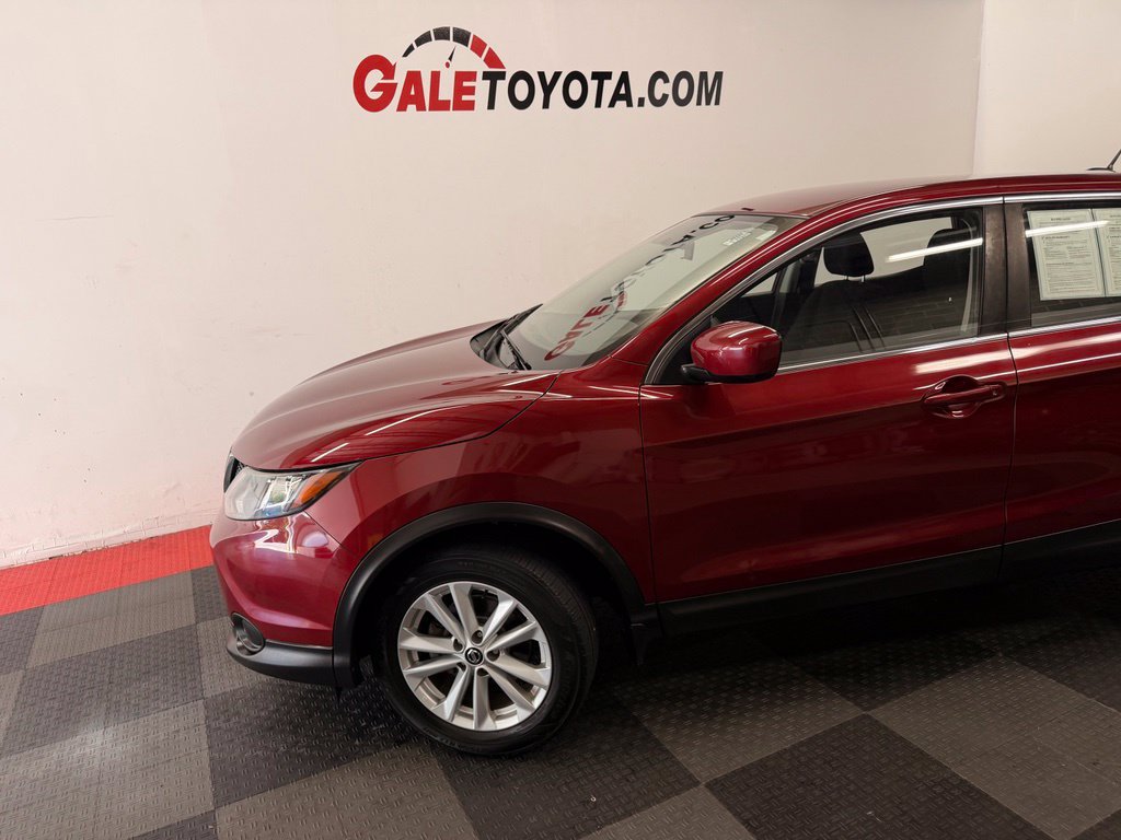Used 2019 Nissan Rogue Sport S w/ Appearance Package AWD/4WD image 4