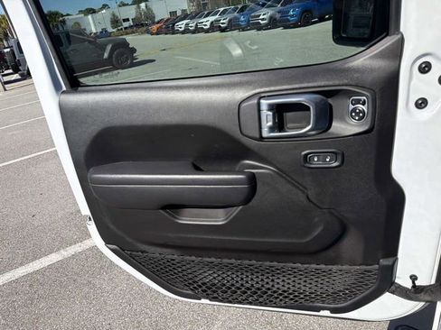 Used 2024 Jeep Wrangler Sport S image 20