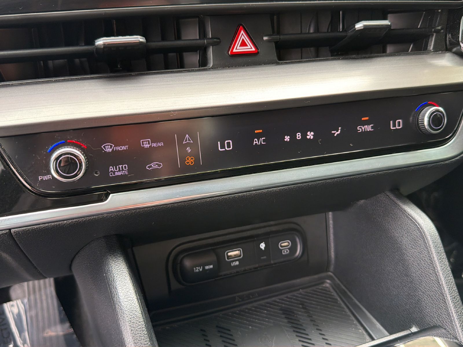 Used 2025 Kia Sportage EX FWD image 27