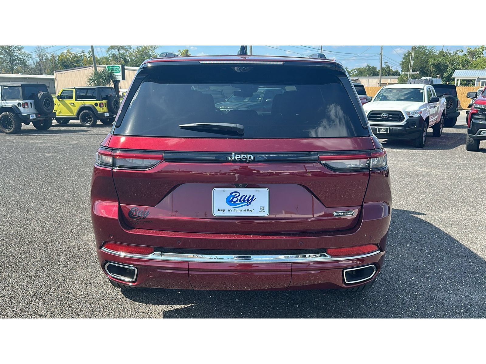 Used 2023 Jeep Grand Cherokee Overland w/ Adv Protech Group III RWD image 4
