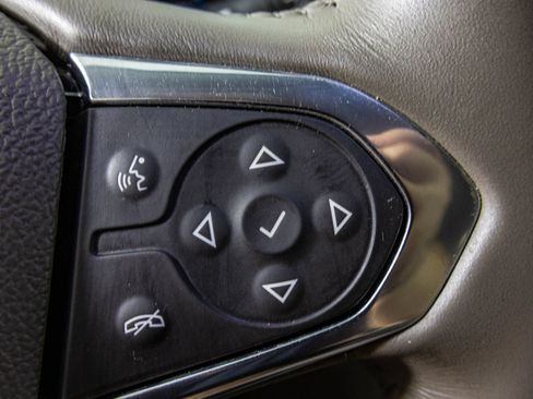 Used 2018 Chevrolet Traverse LT FWD image 33