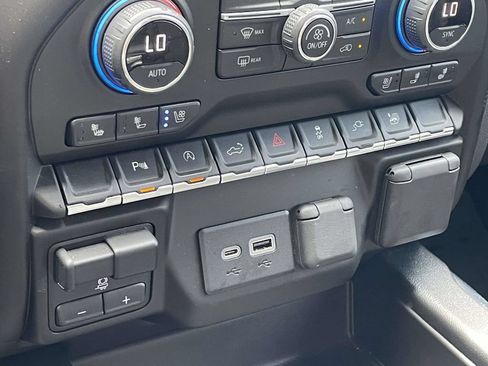 Used 2022 Chevrolet Silverado 1500 LTZ RWD image 38