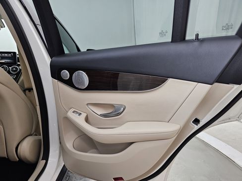 Used 2018 Mercedes-Benz GLC 300 4MATIC image 31