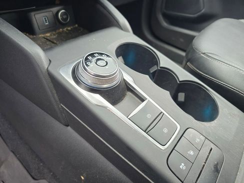 Used 2020 Ford Escape Titanium image 28