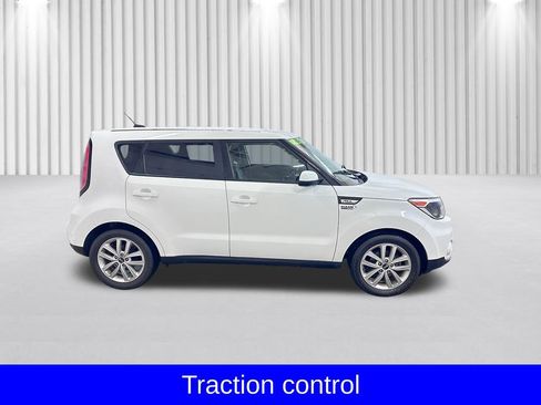 Used 2018 Kia Soul + image 5