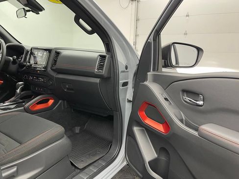 Used 2024 Nissan Frontier PRO-4X w/ Technology Package AWD/4WD image 27