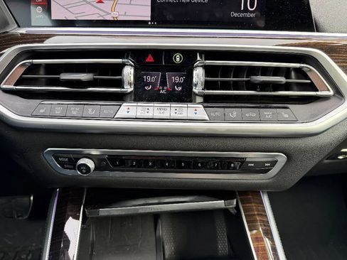 Used 2021 BMW X5 xDrive40i w/ M Sport Package image 18