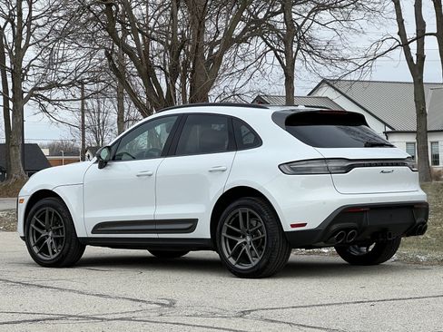Certified 2025 Porsche Macan Turbo image 3