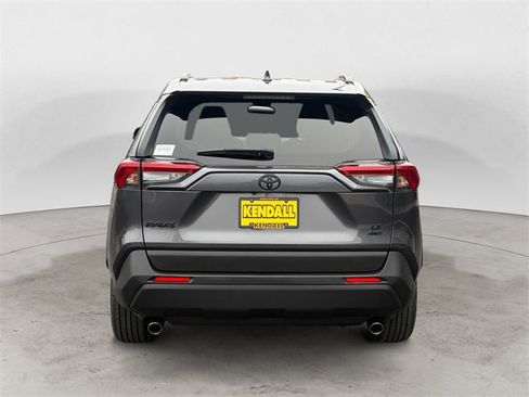 Used 2019 Toyota RAV4 LE image 6