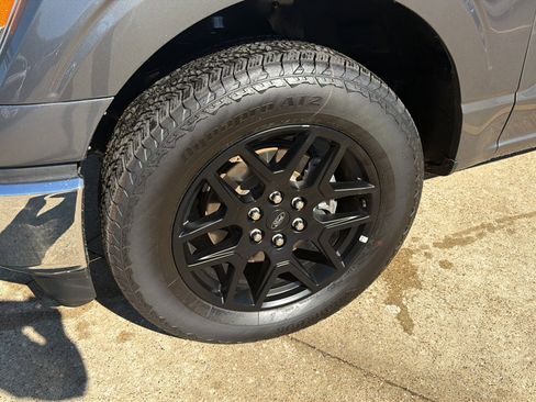 Used 2023 Ford F150 XLT AWD/4WD image 5