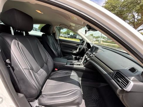 Used 2019 Honda Accord LX image 10