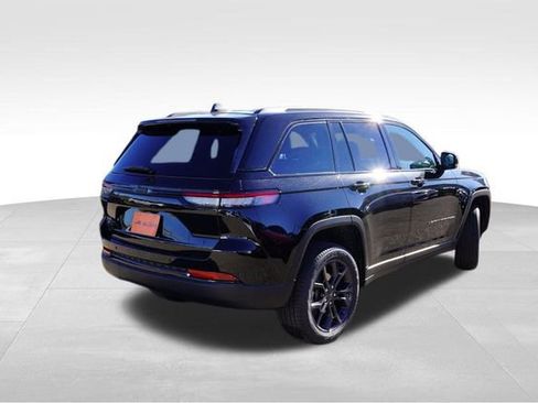 New 2025 Jeep Grand Cherokee Limited image 3