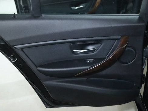 Used 2018 BMW 320i Sedan RWD image 15