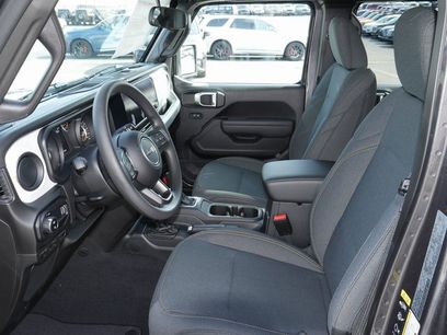 New 2025 Jeep Gladiator Sport