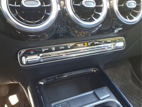 Certified 2021 Mercedes-Benz GLA 250 4MATIC image 20