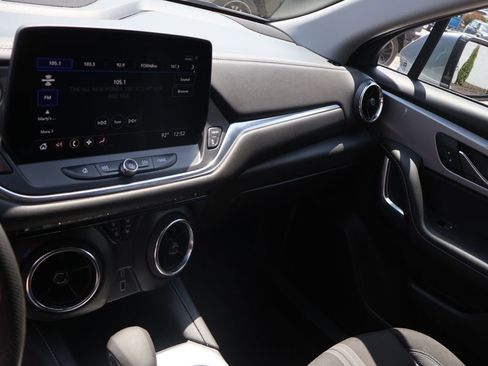 Certified 2025 Chevrolet Blazer LT AWD/4WD image 26