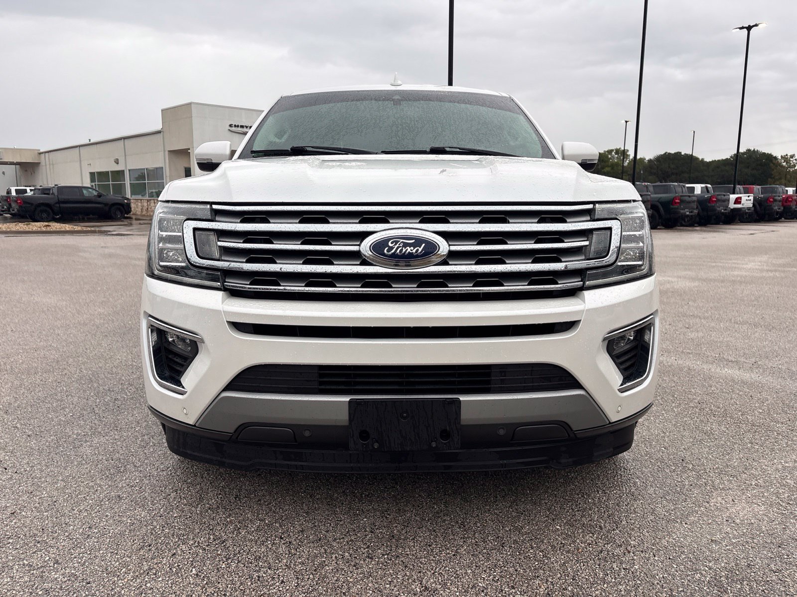 Used 2019 Ford Expedition Max Limited w/ Driver Assistance Package RWD image 9