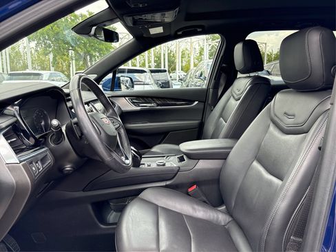 Certified 2024 Cadillac XT6 Premium Luxury FWD image 10
