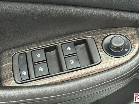 Used 2015 Chevrolet Malibu LT image 12