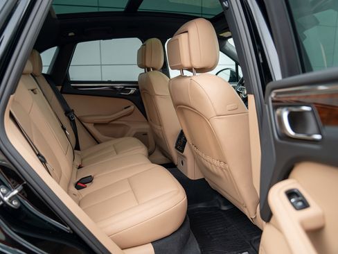 New 2026 Porsche Macan image 26