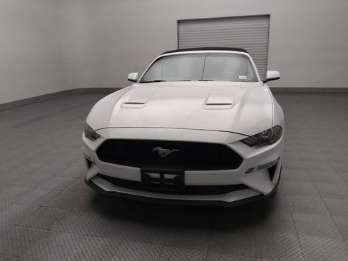 Used 2018 Ford Mustang Premium RWD image 15