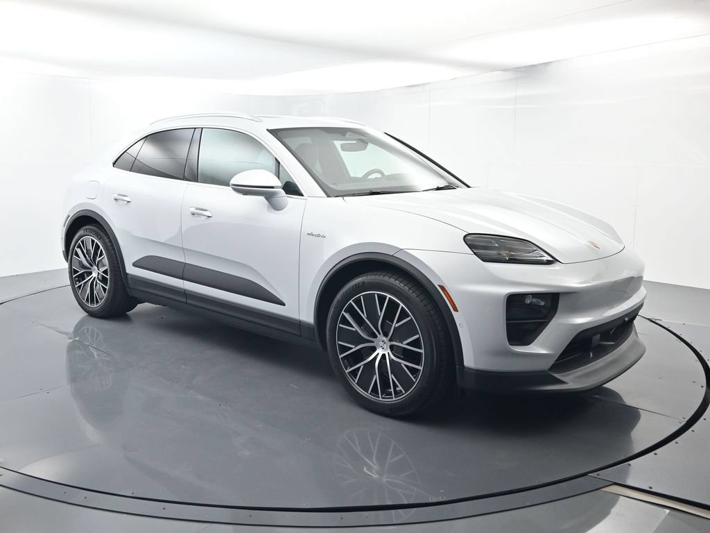 Certified 2026 Porsche Macan Electric RWD image 17