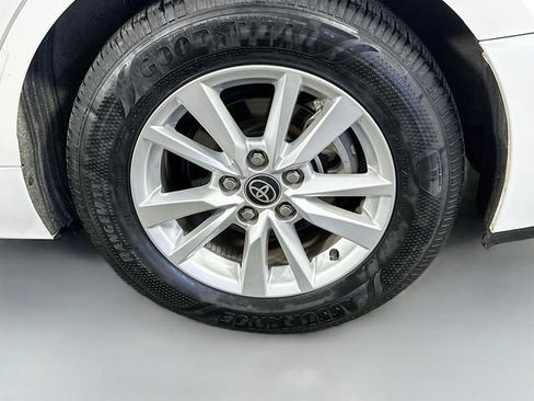 Used 2025 Toyota Camry LE FWD image 27