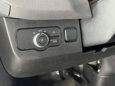 Used 2025 Mercedes-Benz Sprinter 2500 image 18