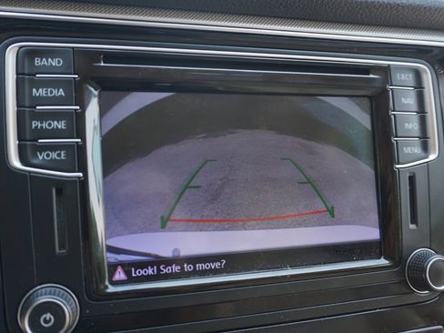 Used 2016 Volkswagen Passat 1.8T SE image 17