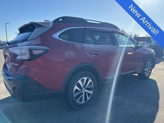 Used 2022 Subaru Outback Premium video 3