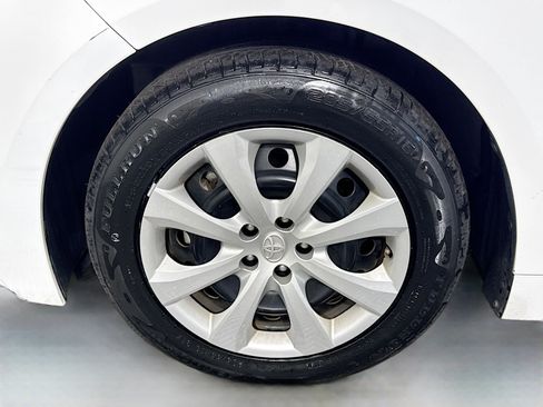 Used 2024 Toyota Corolla LE image 37