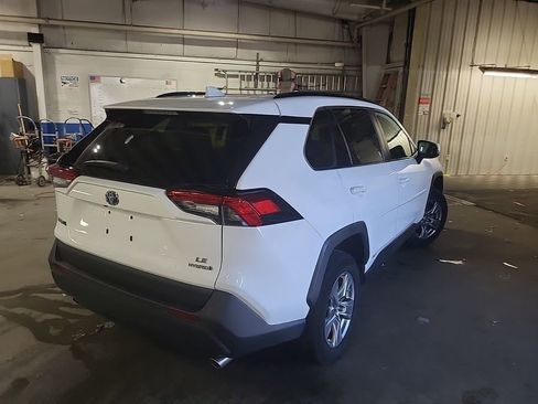 Used 2024 Toyota RAV4 LE AWD/4WD image 4