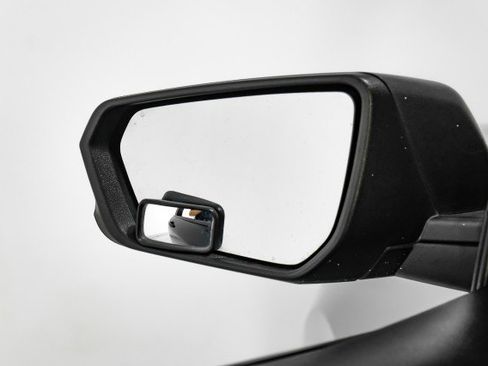 Used 2021 Chevrolet Equinox LS image 36