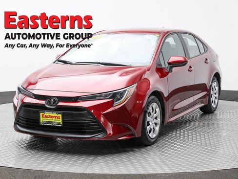 Used 2025 Toyota Corolla LE FWD image 1