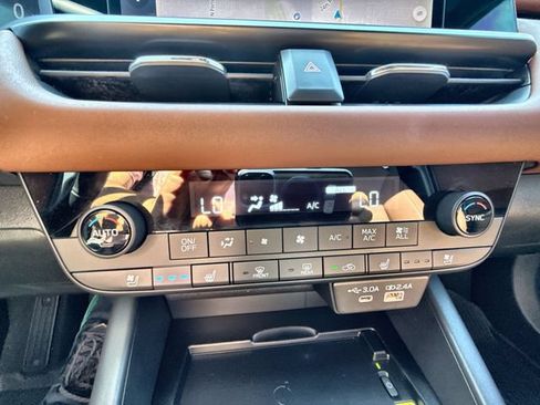 Used 2026 Subaru Outback Touring XT AWD/4WD image 19