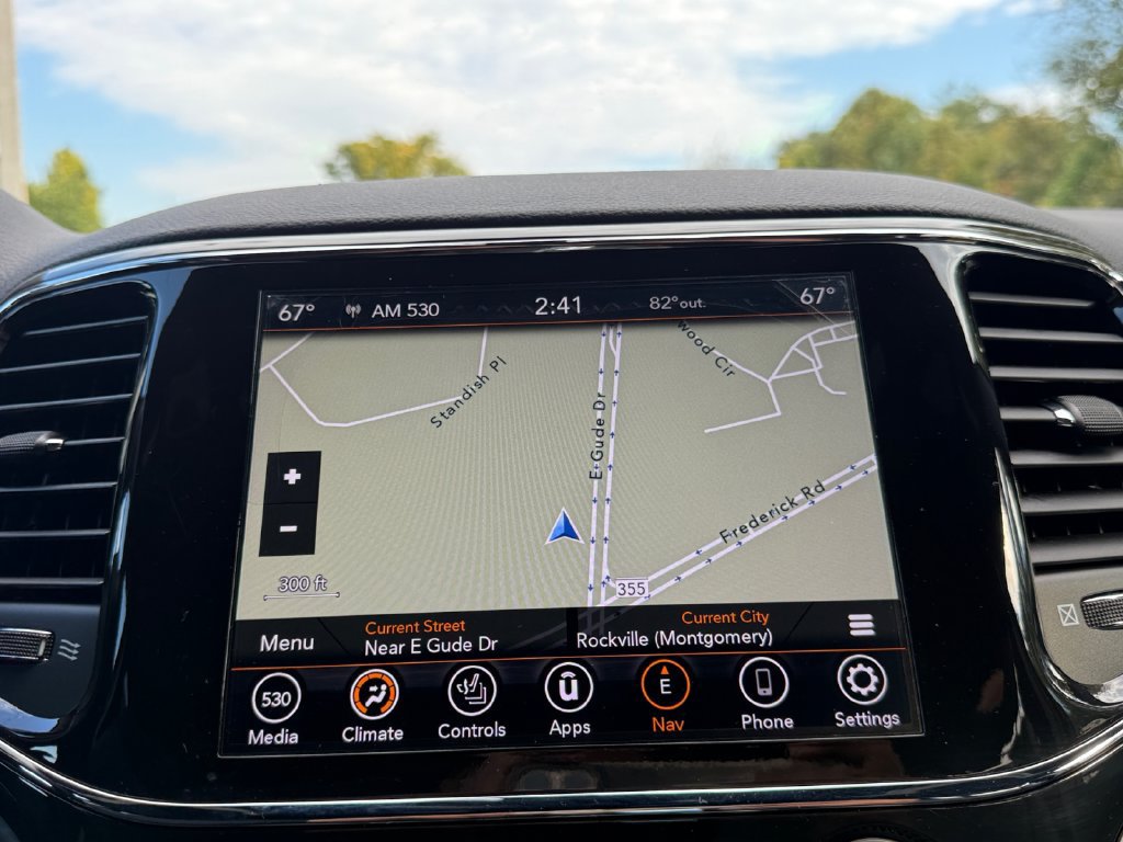 Used 2021 Jeep Grand Cherokee Laredo X AWD/4WD image 17