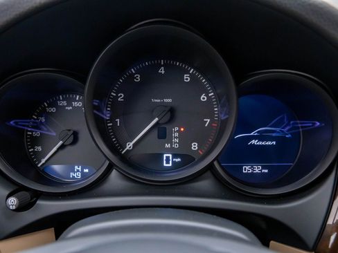 New 2026 Porsche Macan image 21