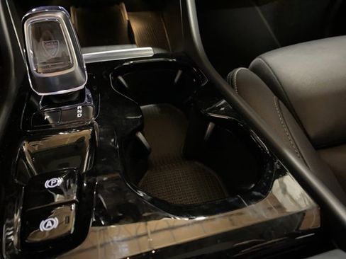 Used 2025 Volvo XC40 B5 Plus image 59